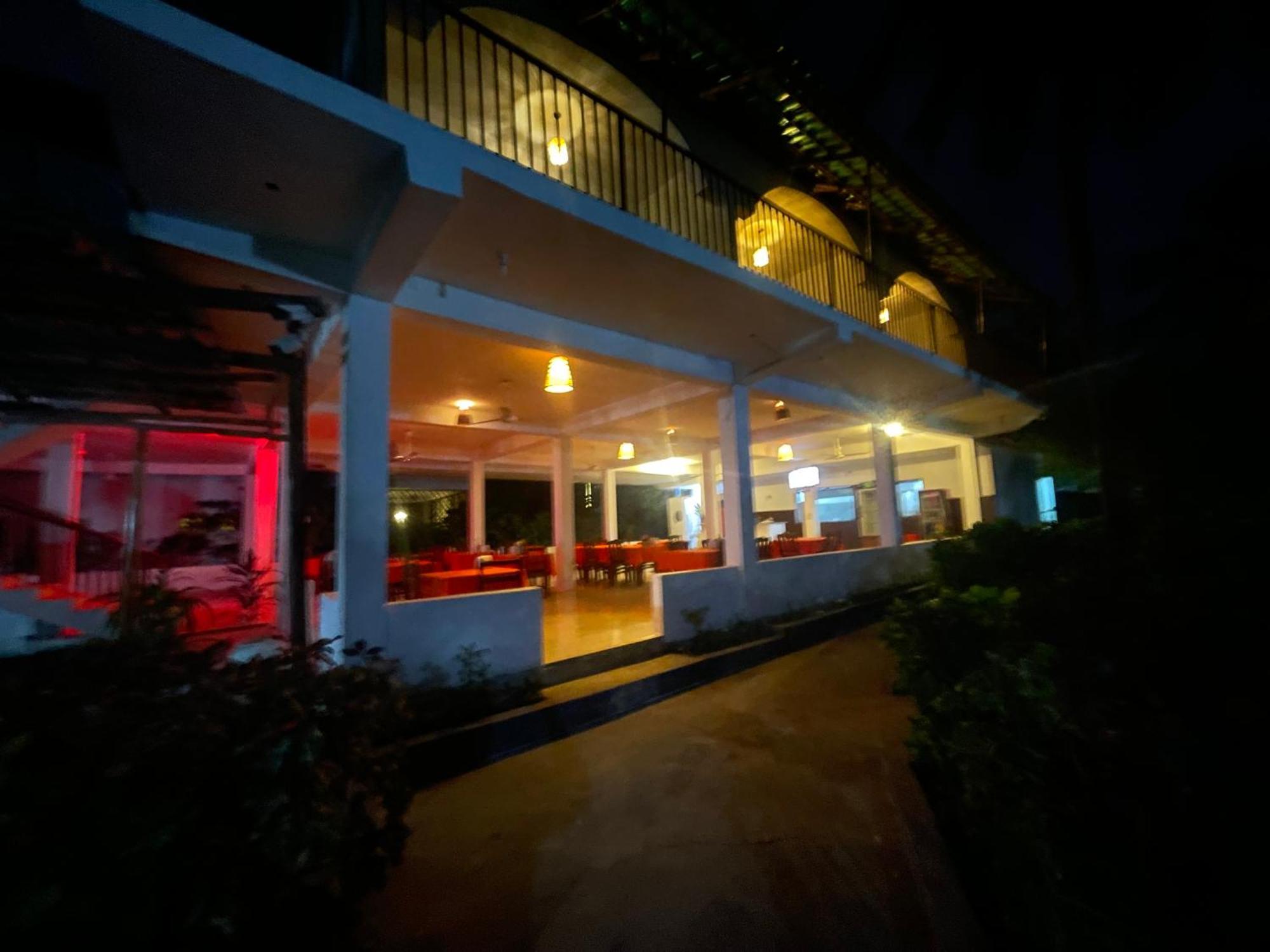 Kivulini And Restaurant Bed & Breakfast